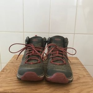KEEN Waterproof Hiking Boots 6.5